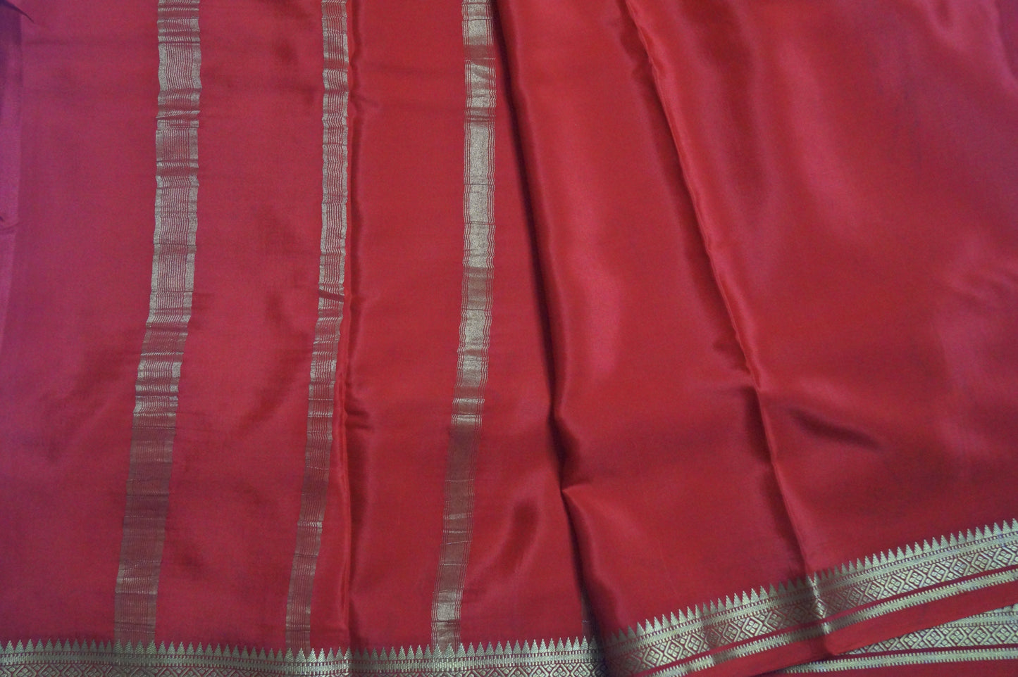 Pure Crepe Silk Saree with Small Temple Border in 80 GSM