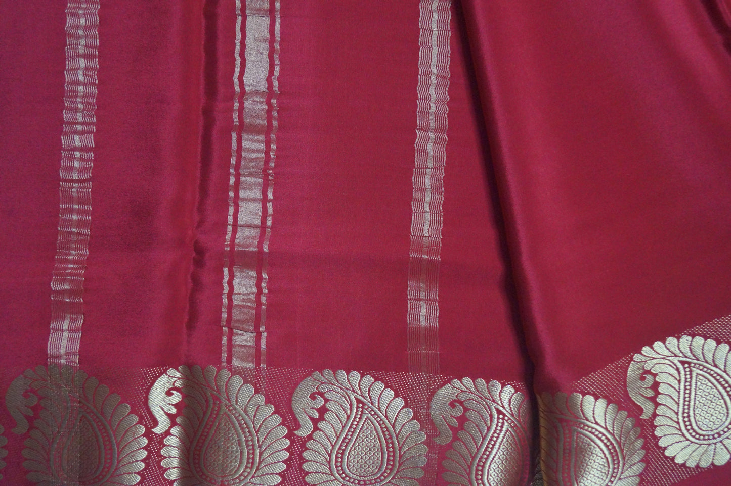 Pure Crepe Silk Saree with Mango Border in 100GSM Silk