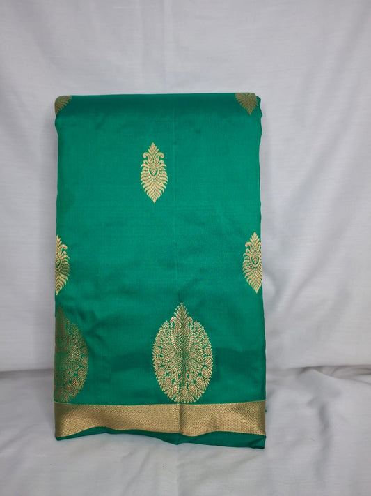 Kanchi Silk Saree with Buttas