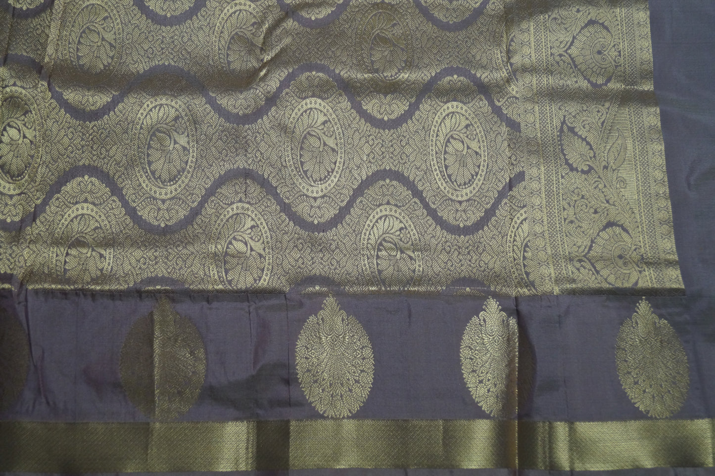 KANCHI SILK SAREE WITH BUTTAS