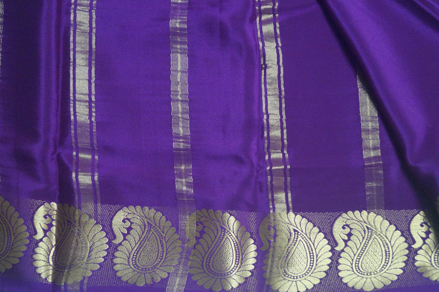 Pure Crepe Silk Saree with Mango Border in 100GSM Silk