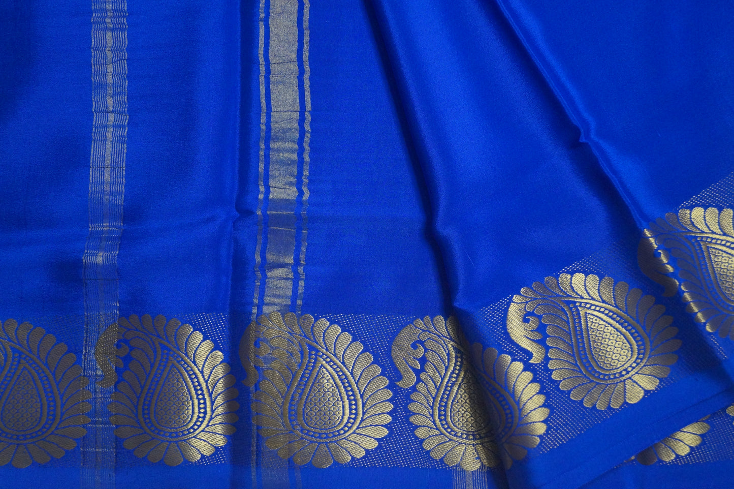 Pure Crepe Silk Saree with Mango Border in 100GSM Silk