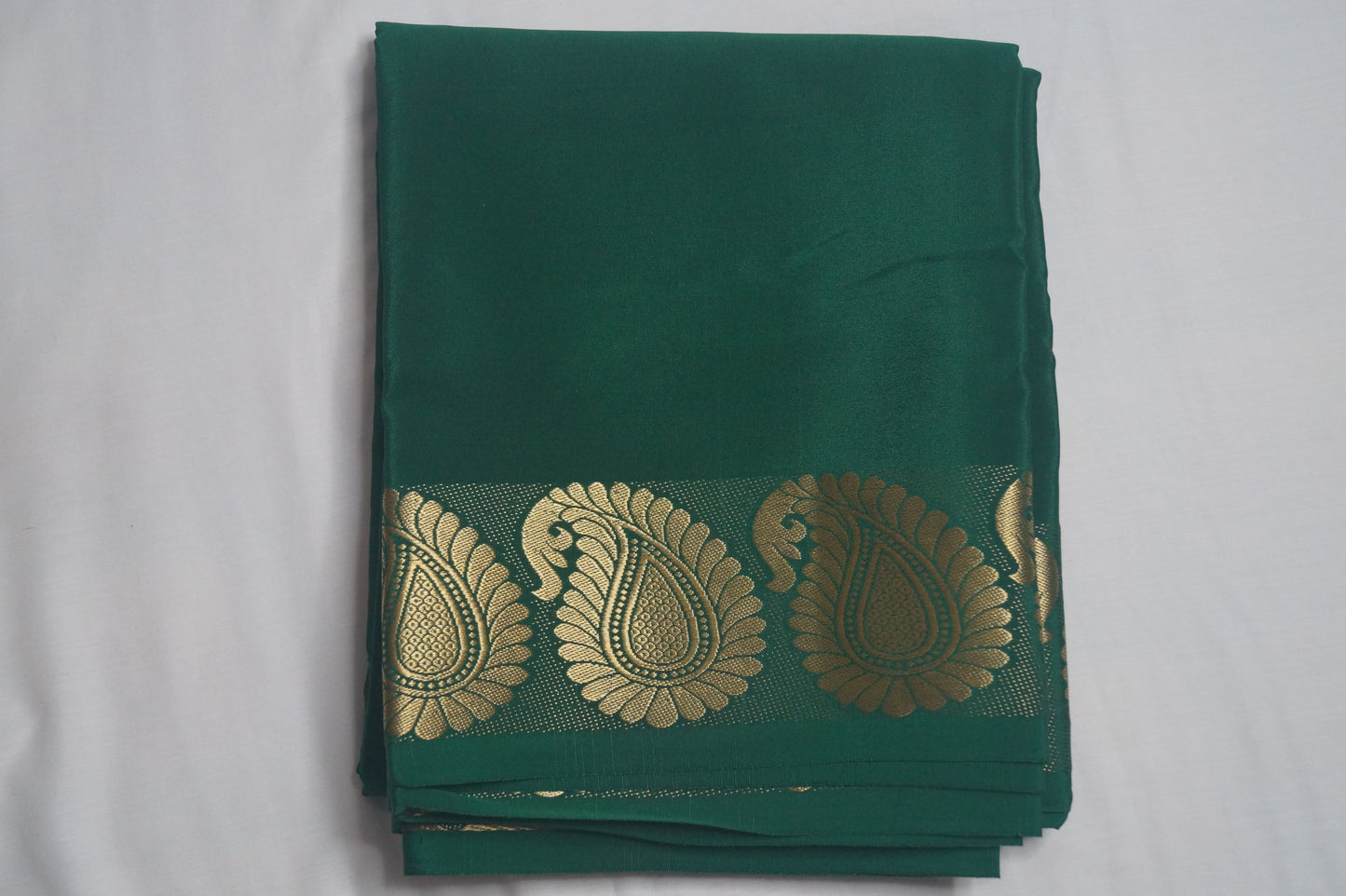 Pure Crepe Silk Saree with Mango Border in 100GSM Silk