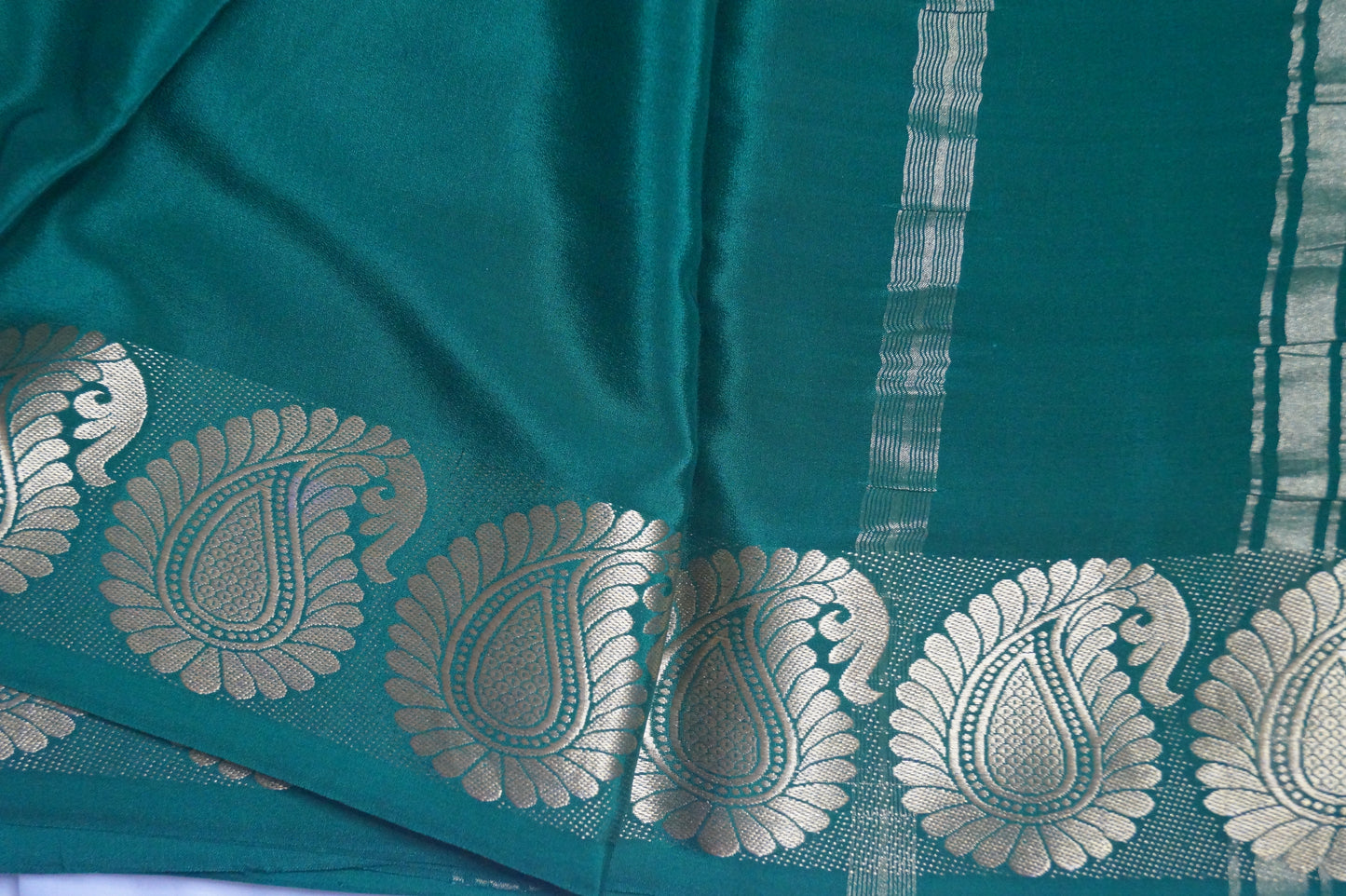 Pure Crepe Silk Saree with Mango Border in 100GSM Silk